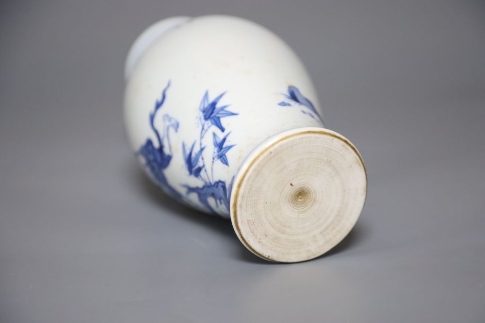 A Chinese blue and white baluster vase, height 20cm